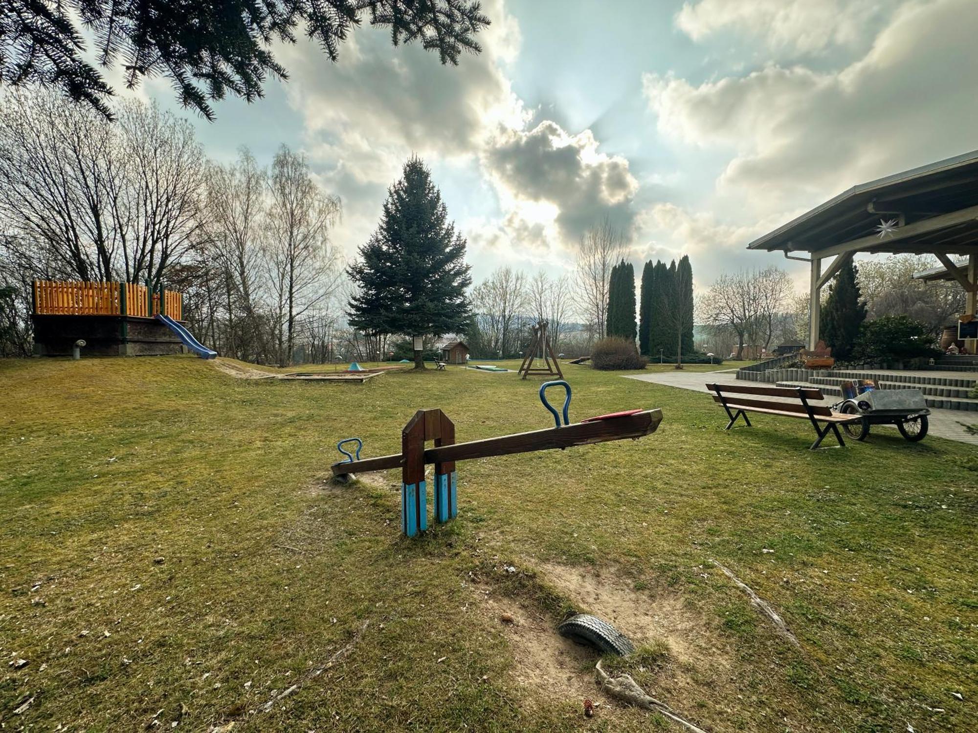 Hotel Am Laerchenberg I Fruehstueck, Wlan, Parkplatz Schirgiswalde-Kirschau Luaran gambar