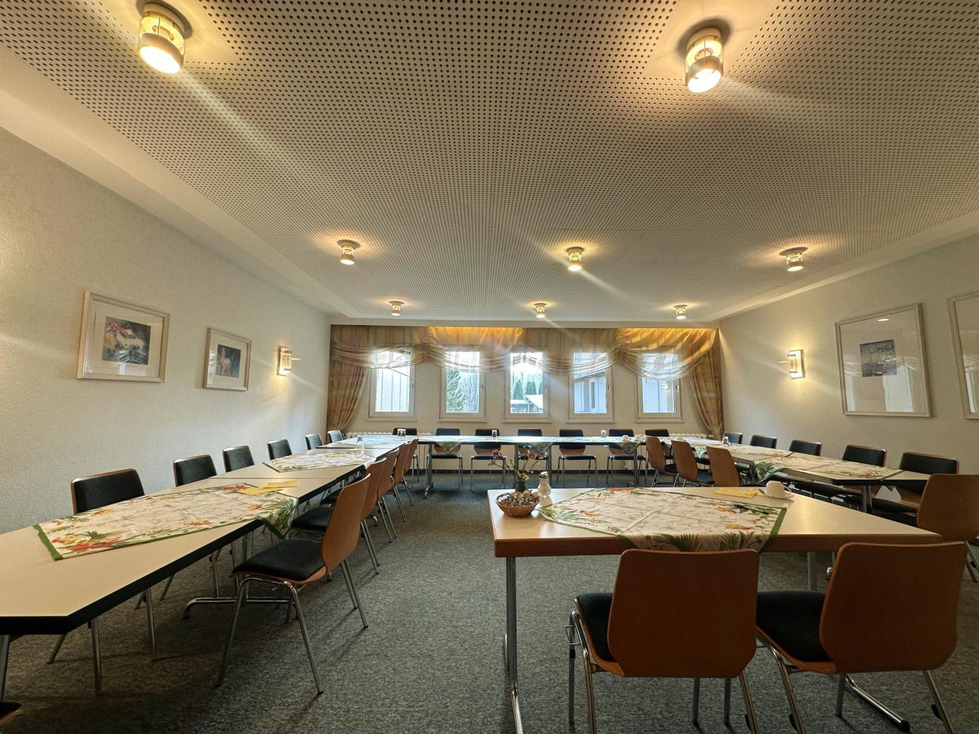 Hotel Am Laerchenberg I Fruehstueck, Wlan, Parkplatz Schirgiswalde-Kirschau Luaran gambar
