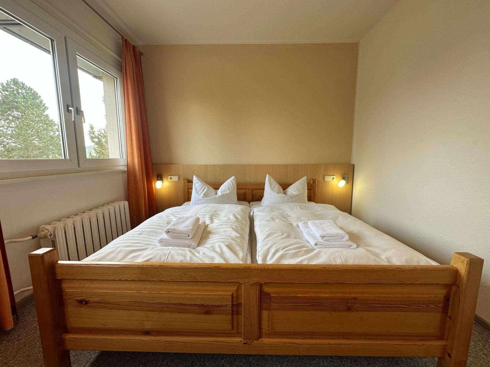 Hotel Am Laerchenberg I Fruehstueck, Wlan, Parkplatz Schirgiswalde-Kirschau Luaran gambar