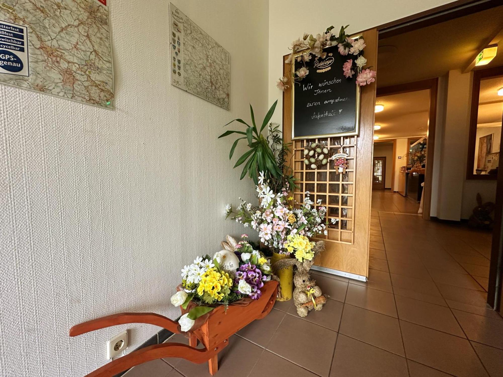Hotel Am Laerchenberg I Fruehstueck, Wlan, Parkplatz Schirgiswalde-Kirschau Luaran gambar