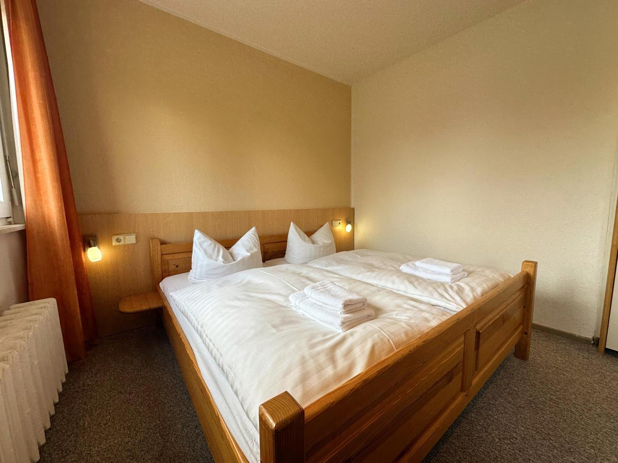 Hotel Am Laerchenberg I Fruehstueck, Wlan, Parkplatz Schirgiswalde-Kirschau Luaran gambar