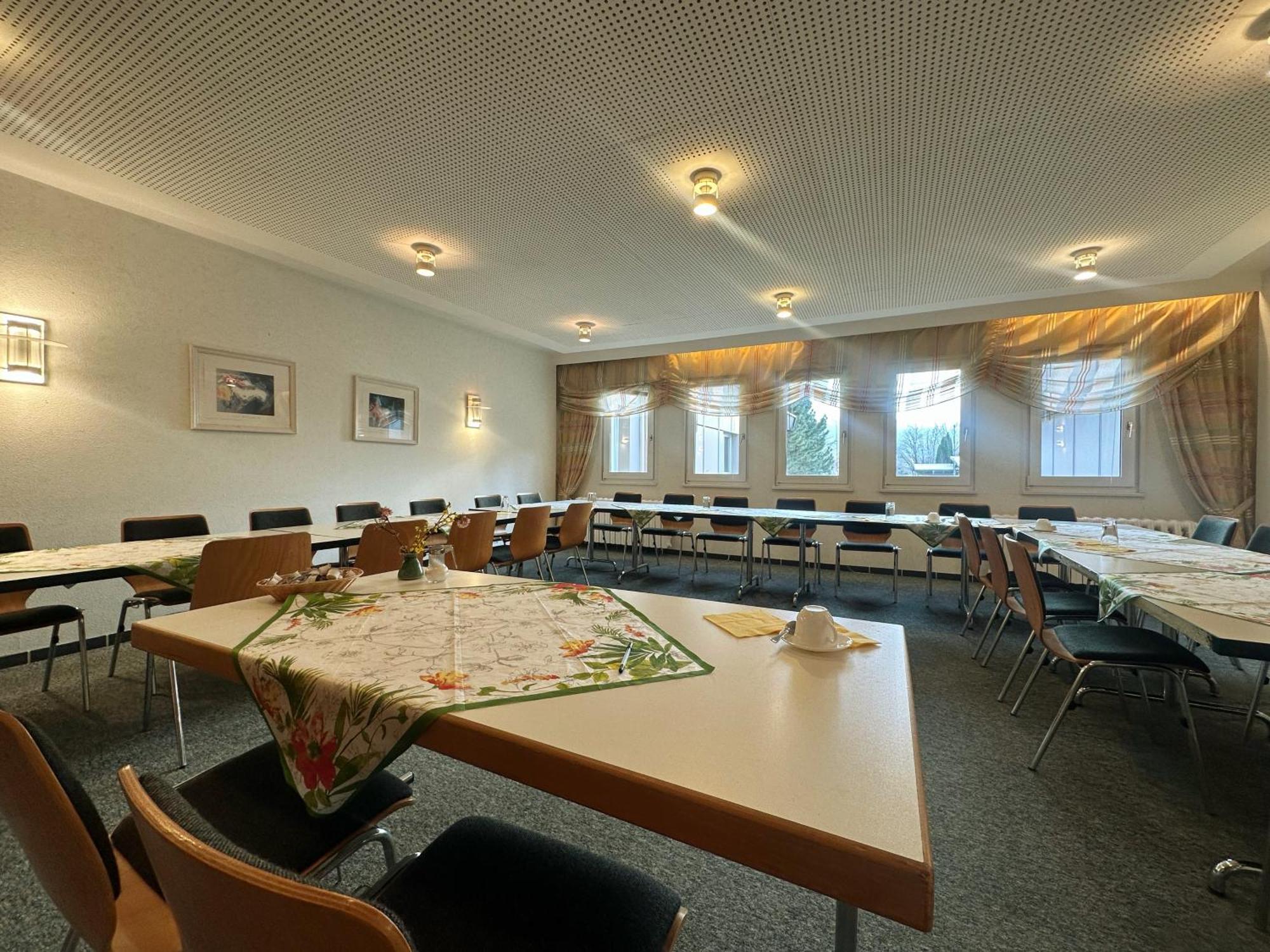 Hotel Am Laerchenberg I Fruehstueck, Wlan, Parkplatz Schirgiswalde-Kirschau Luaran gambar
