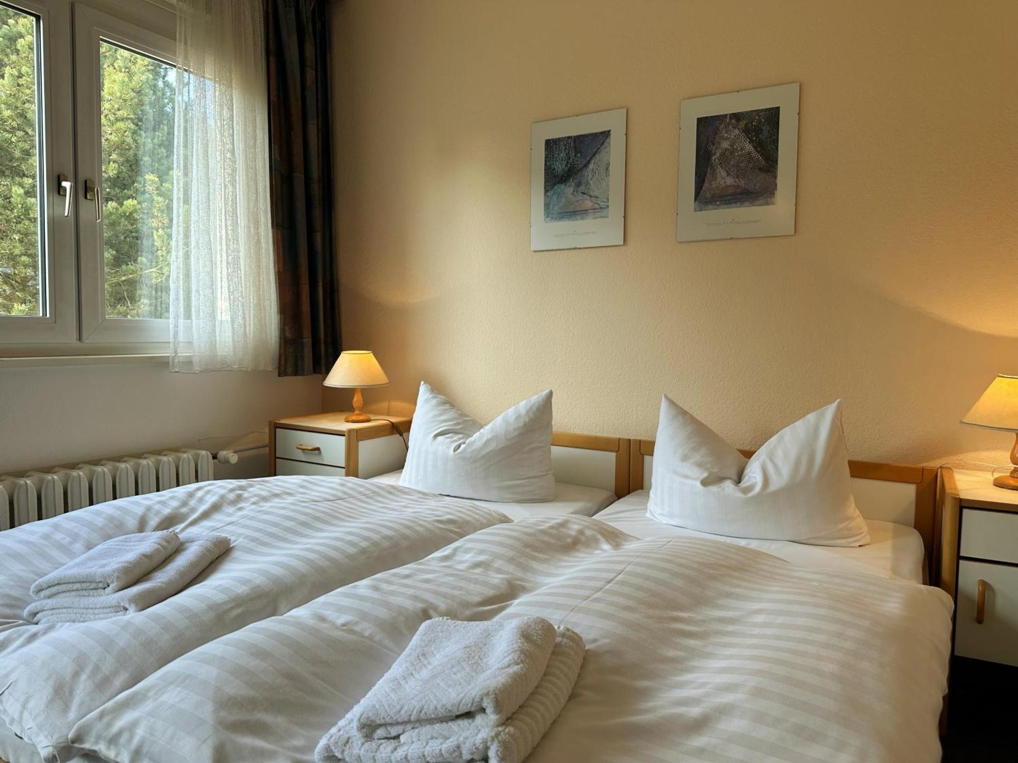 Hotel Am Laerchenberg I Fruehstueck, Wlan, Parkplatz Schirgiswalde-Kirschau Luaran gambar