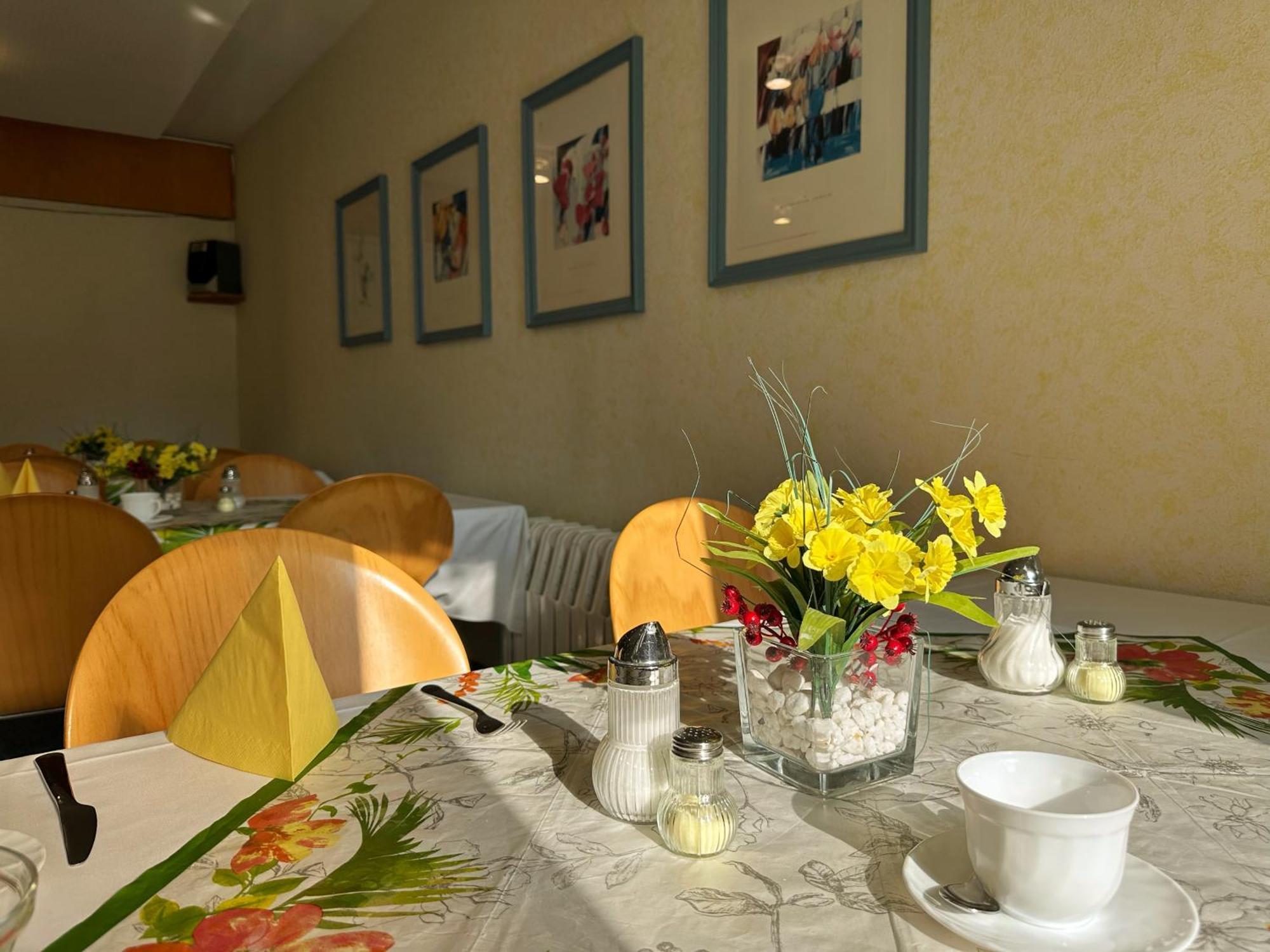 Hotel Am Laerchenberg I Fruehstueck, Wlan, Parkplatz Schirgiswalde-Kirschau Luaran gambar